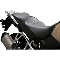 SARGENT World Sport™ Performance Seat Black Carbon FX Regular V-Strom 1000 '14-'19 WS62519