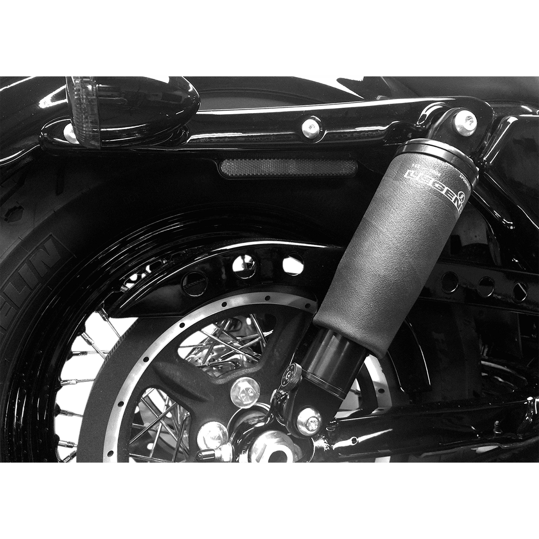 LEGEND SUSPENSION AIR-A Sportster Adjustable AIR Suspension Black Standard 13110111