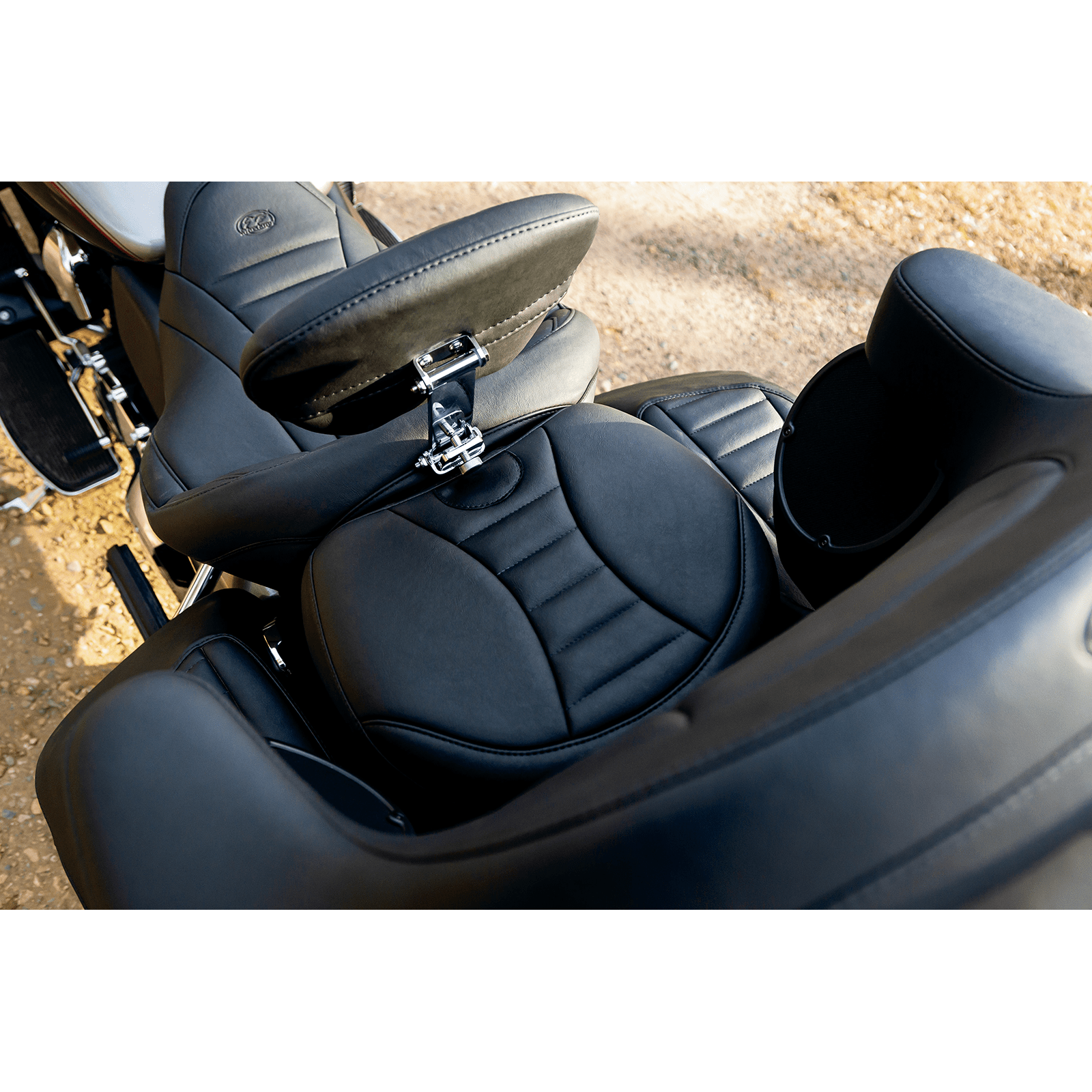 MUSTANG Deluxe Touring Seat FLH 79006