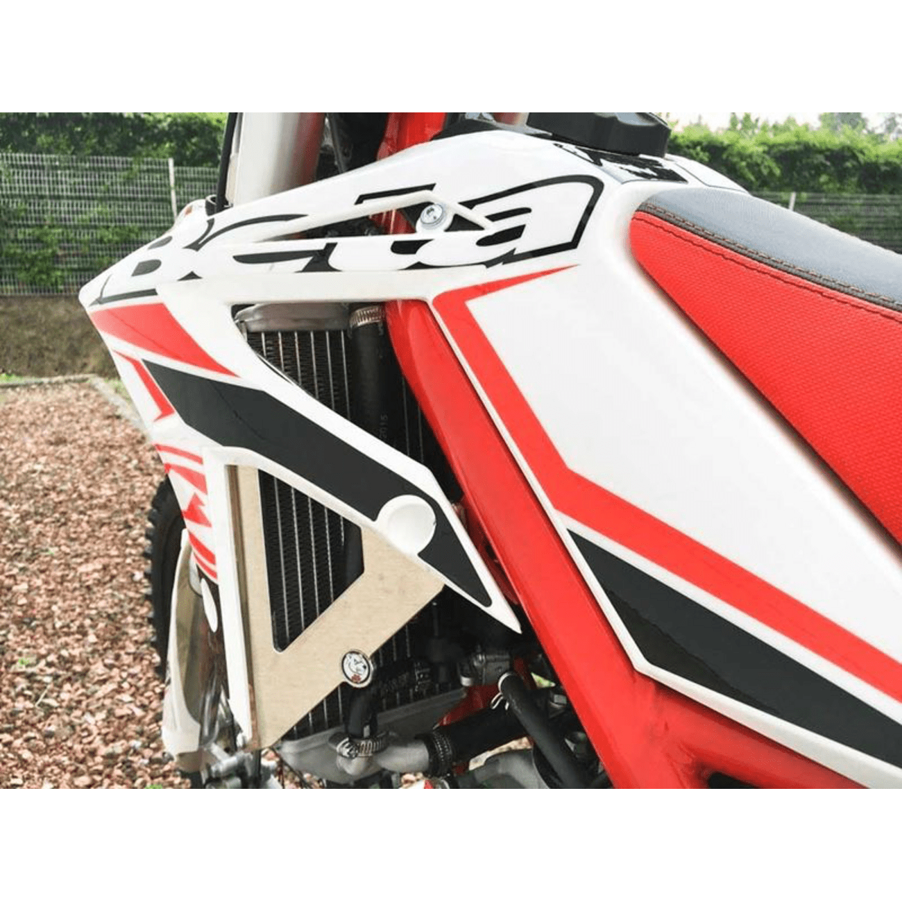 AXP RACING Radiator Braces Beta AX1397