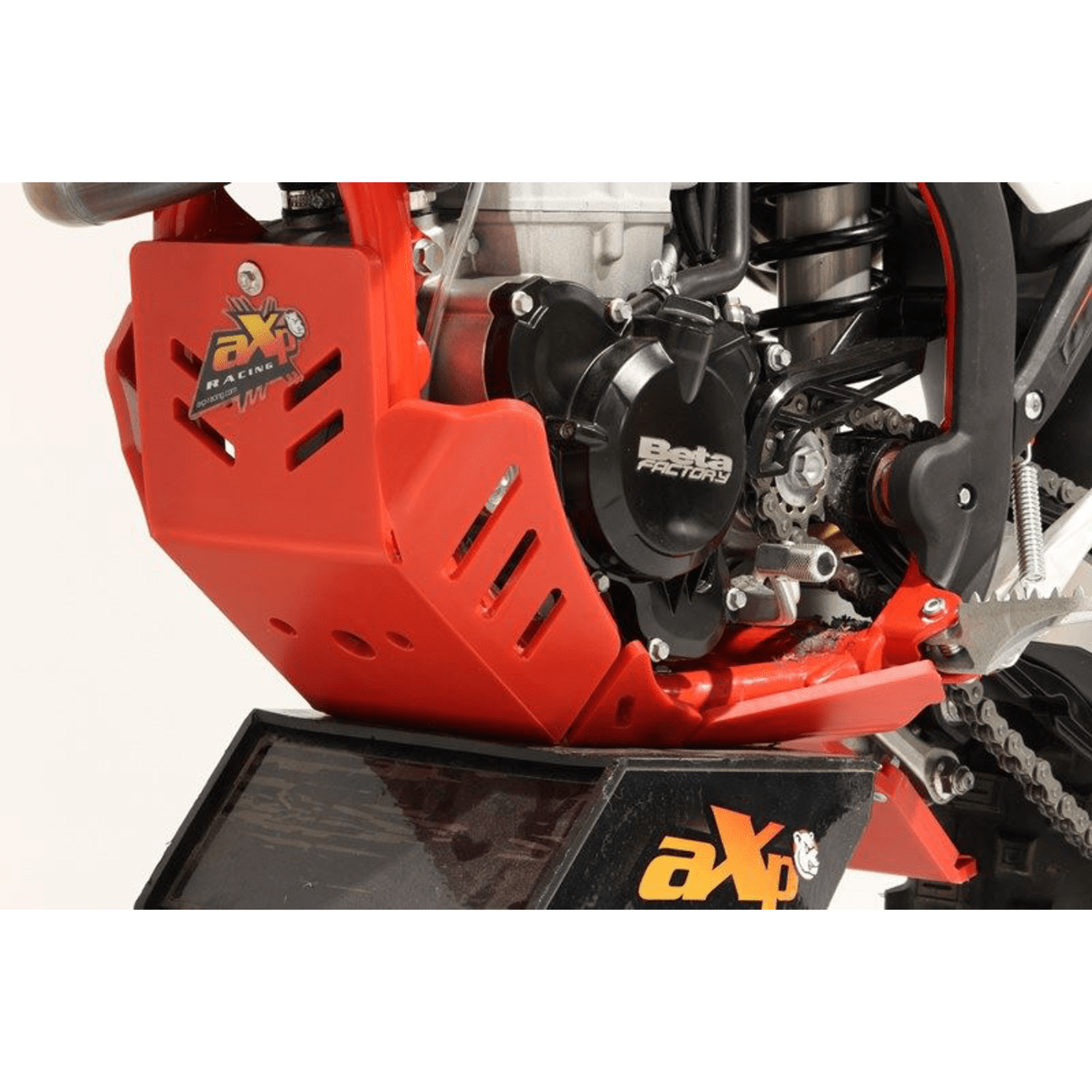 AXP RACING Xtrem Skid Plate Red Beta AX1558