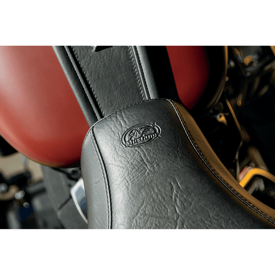 MUSTANG Max Profile Solo Touring Seat without Driver Backrest Black Original FLHC/FLDE 75880