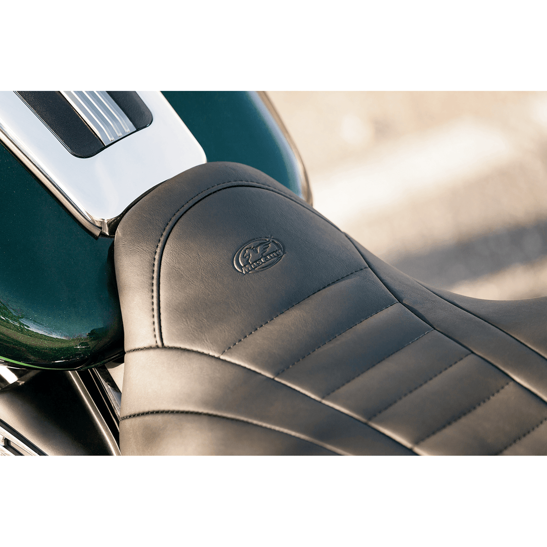 MUSTANG Deluxe Touring Seat FLH 79006